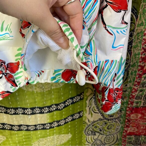 Like New Levi's White Tropical Retro Windbreaker Hooded Jacket Size Medium - Picture 6 of 16